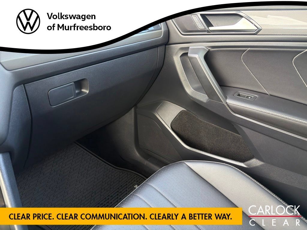 Certified 2023 Volkswagen Tiguan SE FWD image 24