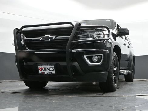 Used 2017 Chevrolet Colorado LT w/ Midnight Edition AWD/4WD image 35