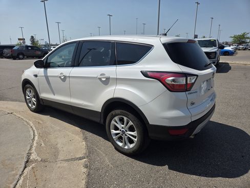 Used 2017 Ford Escape SE AWD/4WD image 4