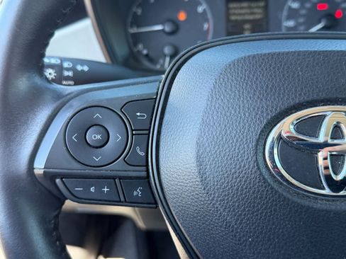 Used 2024 Toyota Corolla LE w/ LE Premium Package FWD image 8