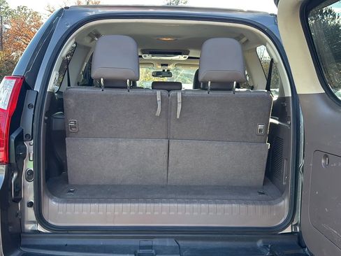 Used 2010 Lexus GX 460 image 18