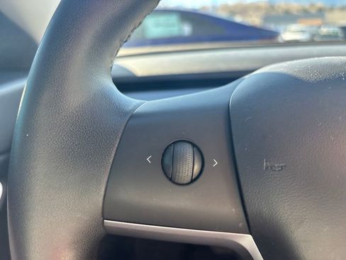 Used 2020 Tesla Model 3 Standard Range Plus image 28