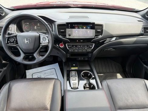 Certified 2024 Honda Passport Black Edition image 24