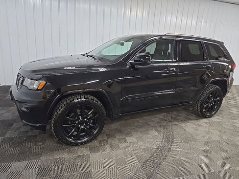 Used 2020 Jeep Grand Cherokee Altitude image 7