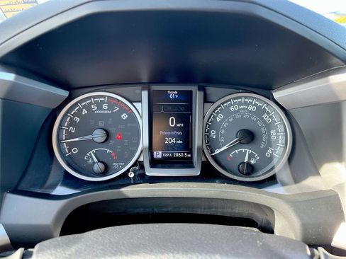 Used 2022 Toyota Tacoma SR5 RWD image 11