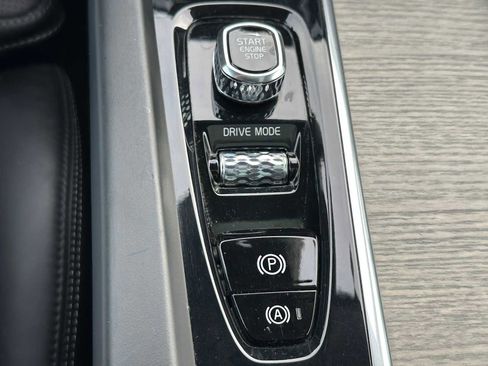 Certified 2021 Volvo XC60 T8 Inscription w/ Advanced Package image 30