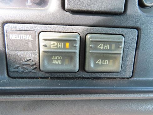 Used 1999 Chevrolet Suburban 2500 w/ Preferred Equipment Group 3 AWD/4WD image 35