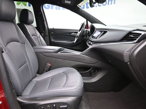 Used 2024 Buick Enclave Premium image 7