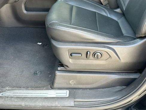 Used 2019 Chevrolet Silverado 1500 LTZ image 17