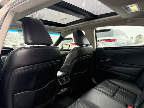 Used 2019 Lexus ES 350 Luxury image 15