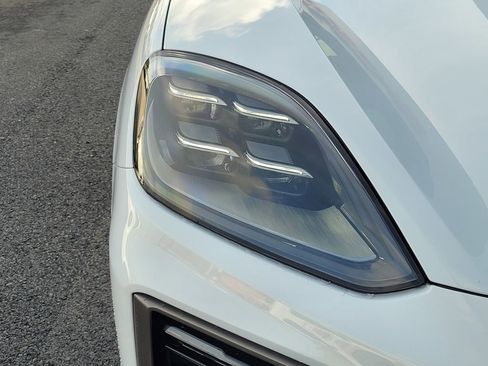 New 2025 Porsche Cayenne Turbo image 12