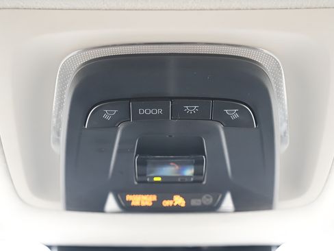 Used 2025 Toyota Corolla LE FWD image 18