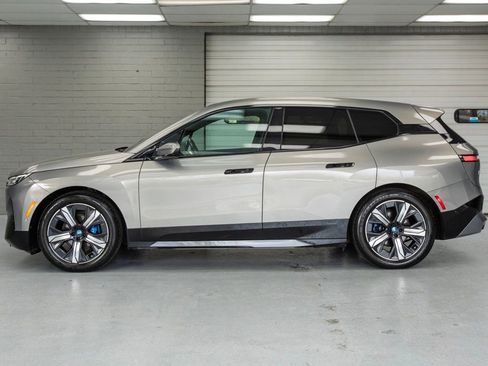 Used 2023 BMW iX xDrive50 w/ Premium Package AWD/4WD image 4