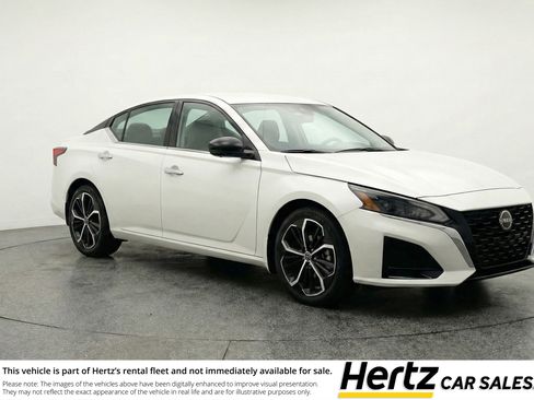 Used 2025 Nissan Altima 2.5 SR image 1