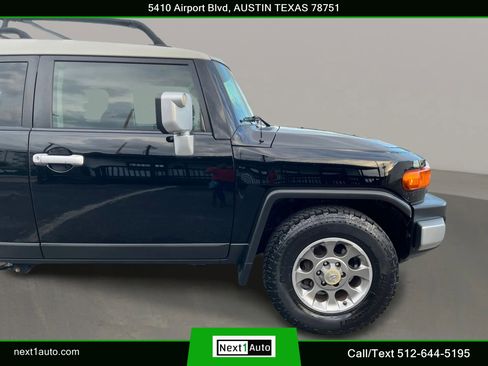 Used 2012 Toyota FJ Cruiser 2WD w/ Upgrade Pkg image 4