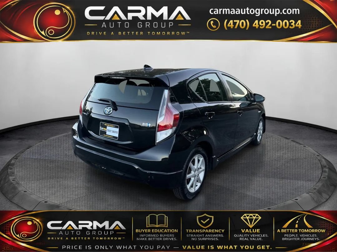 Used 2017 Toyota Prius C One FWD image 5