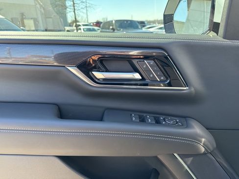 New 2026 GMC Yukon Elevation image 13