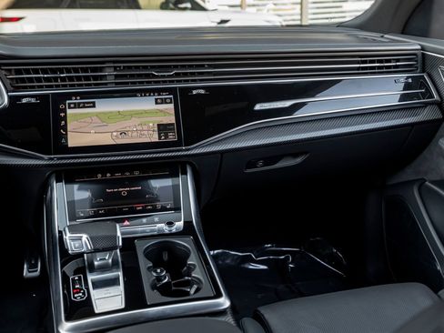 Used 2022 Audi RS Q8 AWD/4WD image 24