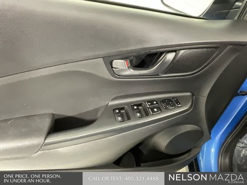 Used 2021 Hyundai Kona SE image 18