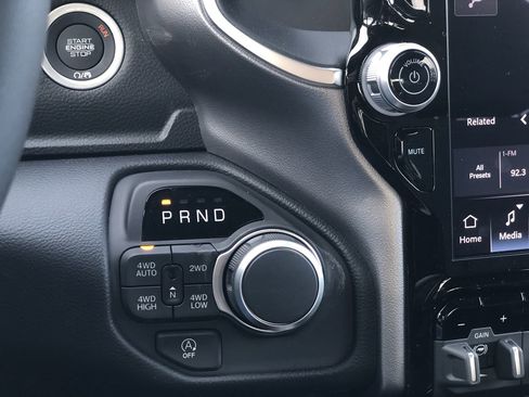 New 2026 RAM 1500 4x4 Crew Cab image 18