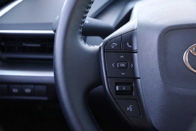 Used 2025 Toyota Prius LE AWD/4WD image 11