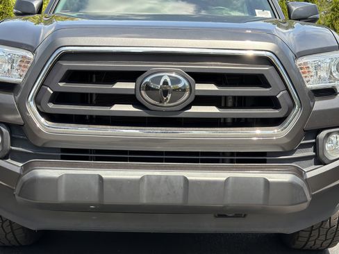 Used 2022 Toyota Tacoma SR5 w/ Technology Package RWD image 37