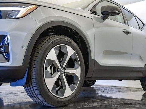 New 2026 Volvo XC40 B4 Plus w/ Climate Package image 10