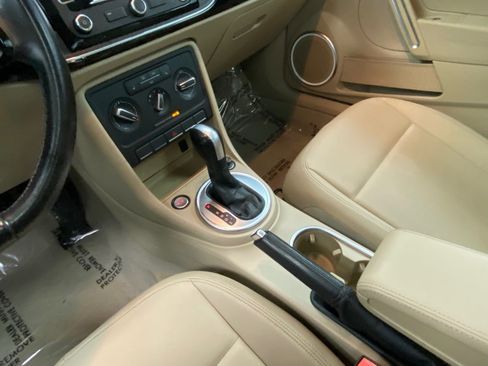 Used 2014 Volkswagen Beetle 2.5 image 30