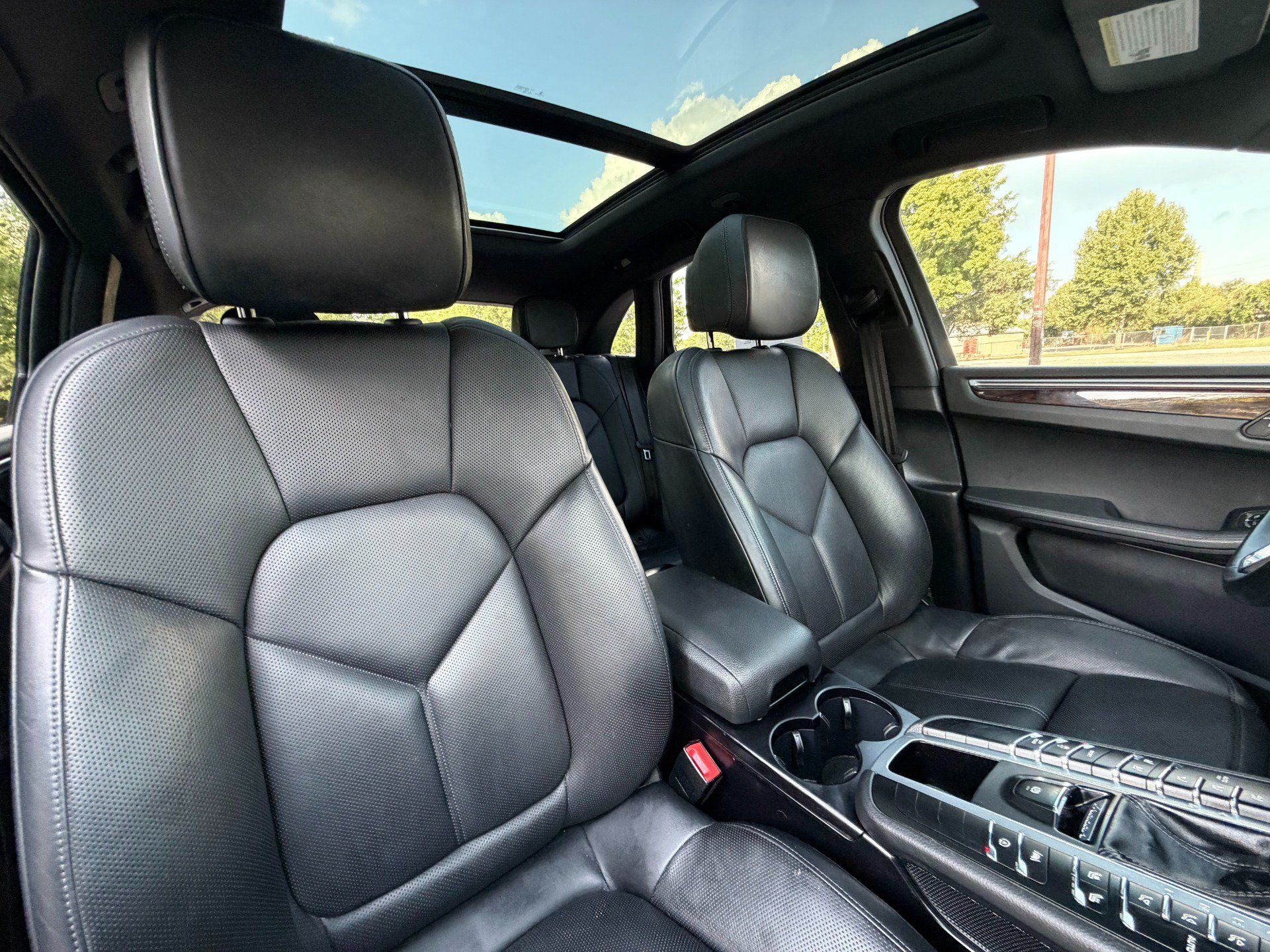 Used 2021 Porsche Macan S AWD/4WD image 19