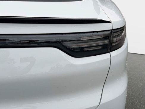 Used 2020 Porsche Cayenne Turbo AWD/4WD image 22