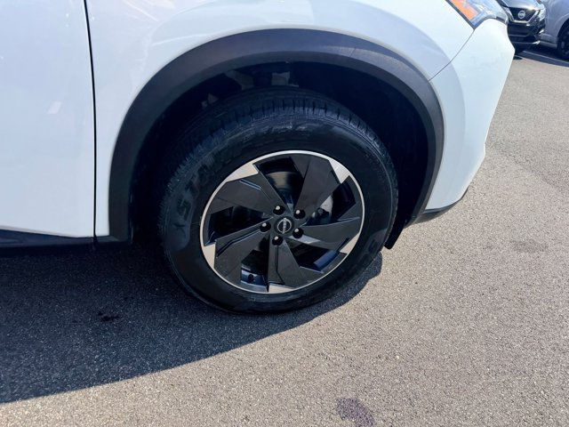 Used 2024 Nissan Rogue SV AWD/4WD image 8