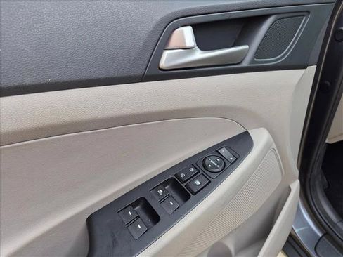 Used 2019 Hyundai Tucson SEL FWD image 12