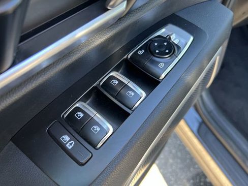 Certified 2025 Kia Telluride S image 13