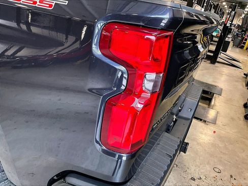 Used 2024 Chevrolet Silverado 1500 LT Trail Boss w/ LT Trail Boss Premium Package AWD/4WD image 35