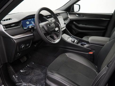 New 2026 Jeep Grand Cherokee Altitude AWD/4WD image 16