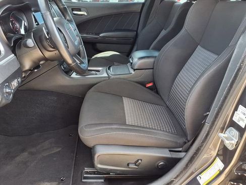 Used 2022 Dodge Charger R/T w/ Blacktop Package RWD image 9