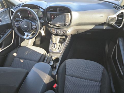 Used 2024 Kia Soul LX w/ Option Group 015 FWD image 17