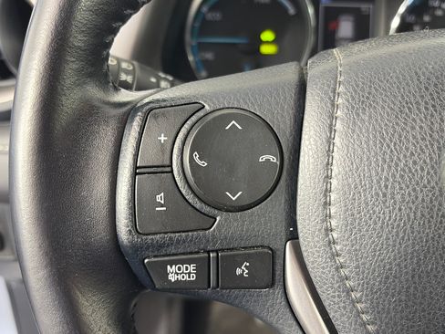 Used 2017 Toyota RAV4 XLE AWD/4WD image 36