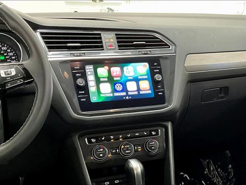 Used 2021 Volkswagen Tiguan SE image 8