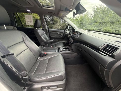 Used 2021 Honda Pilot Elite image 12