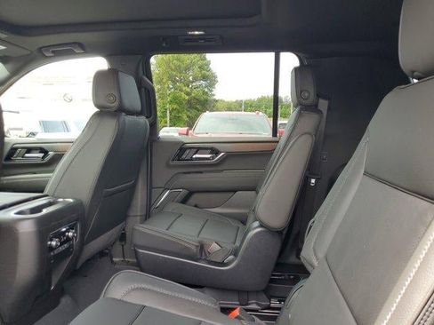 New 2026 GMC Yukon XL Denali RWD image 9
