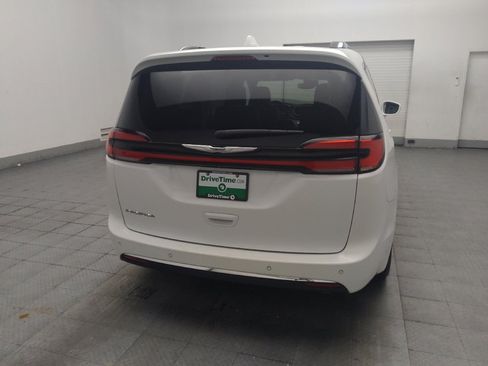 Used 2021 Chrysler Pacifica Touring-L FWD image 7