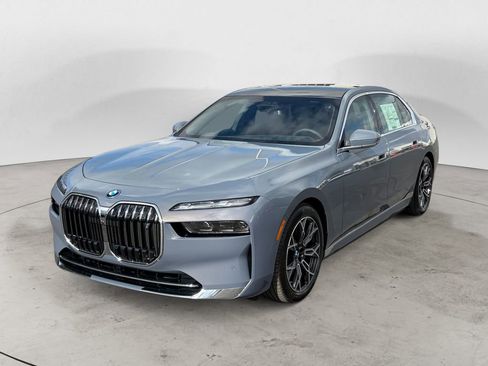 New 2026 BMW i7 xDrive60 w/ Executive Package AWD/4WD image 3