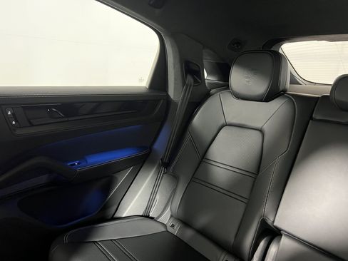 Certified 2026 Porsche Cayenne GTS AWD/4WD image 15