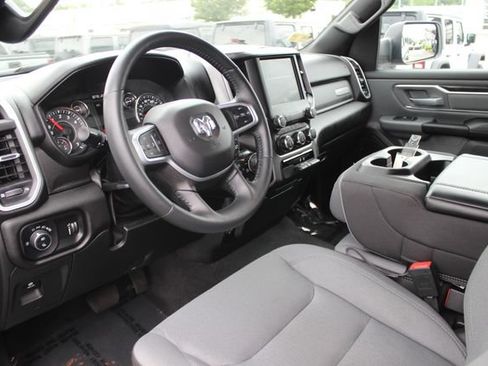 Used 2023 RAM 1500 Big Horn AWD/4WD image 3