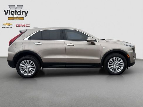 Used 2024 Cadillac XT4 Luxury w/ LPO, Floor Liner Package FWD image 7