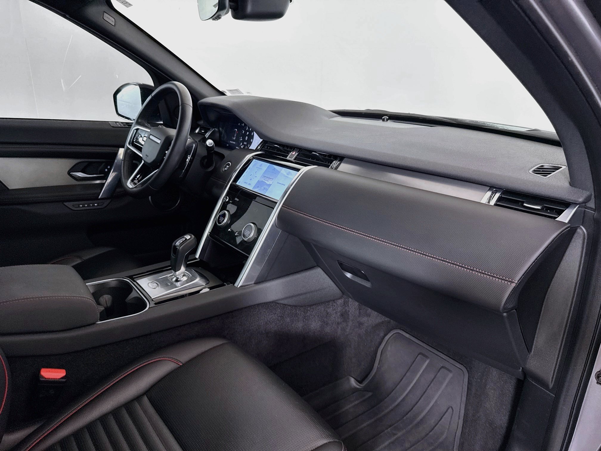 Used 2023 Land Rover Discovery Sport SE R-Dynamic AWD/4WD image 28