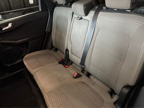 Used 2020 Ford Escape SE image 29