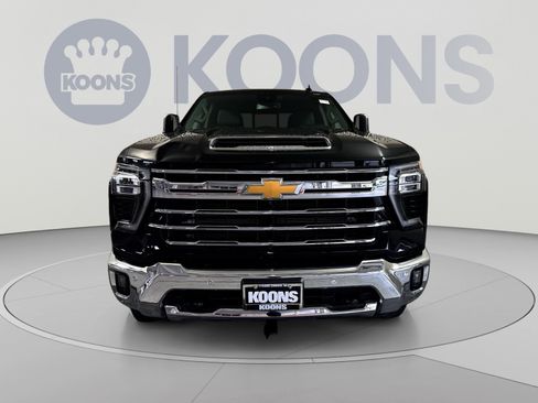 Used 2024 Chevrolet Silverado 2500 LTZ w/ LTZ Convenience Package AWD/4WD image 11