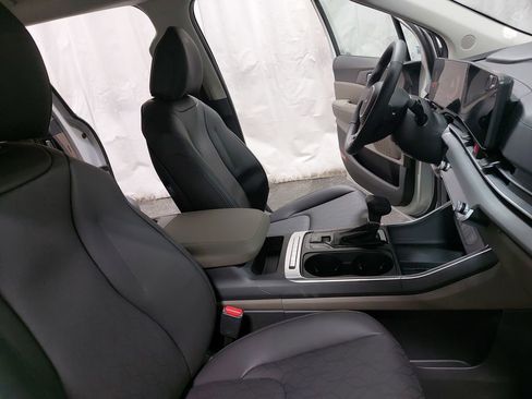 New 2026 Kia Carnival EX FWD image 10